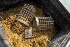 Wire Bait Up Feeder Medium -Hengelsport Winkel preston innovations wire bait up feeder medium 2